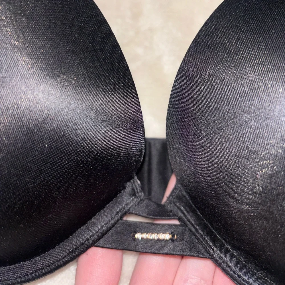 Victoria’s Secret push up bra - Picture 3 of 6
